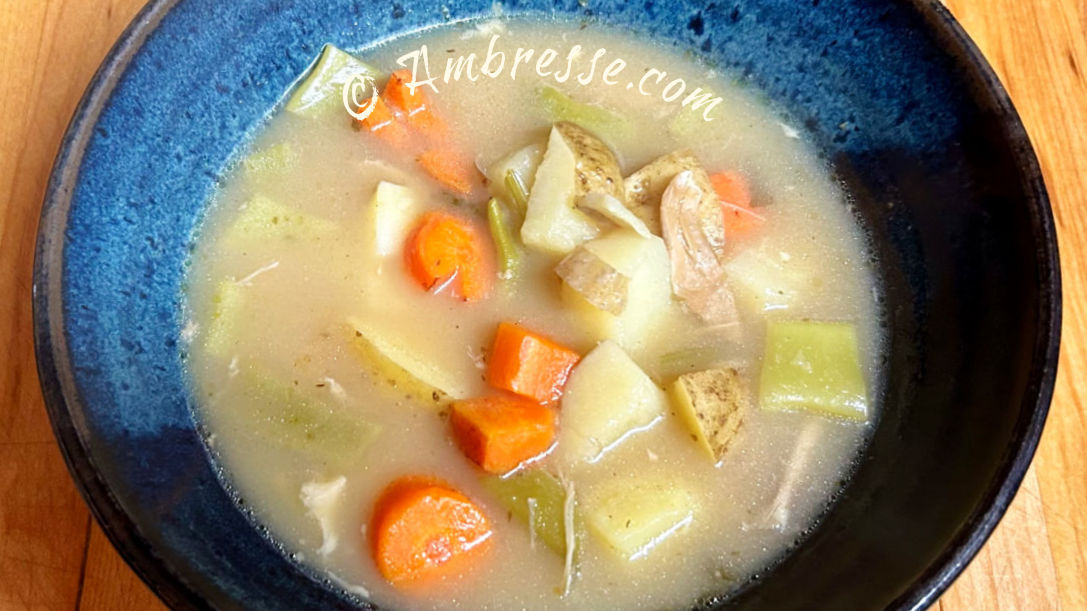 Bowl of American Bresse Chicken Soup (9305a).