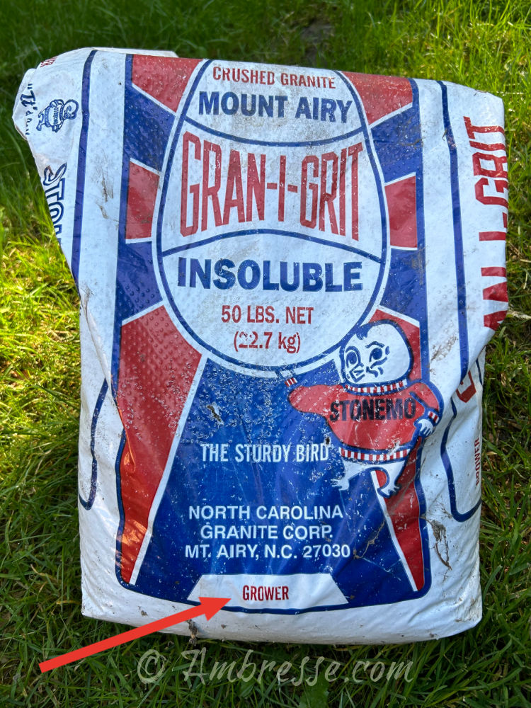 Gran-i-Grit granite grit sized for grower birds.